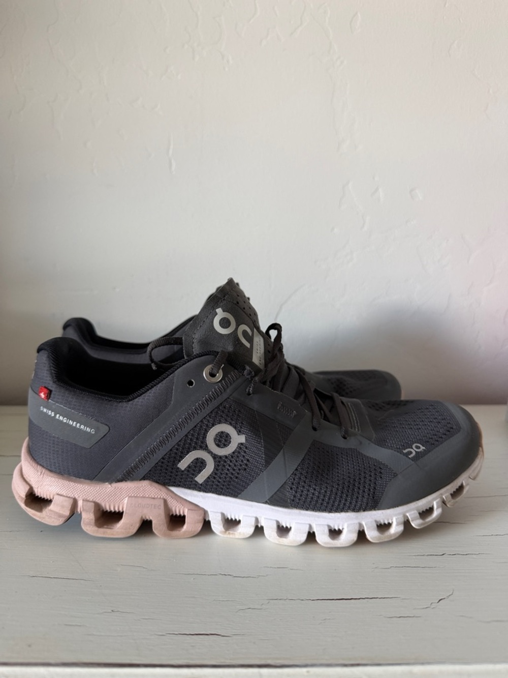 On Cloudflow Running Shoes Mesh Lace Up Rock Rose Women’s Size 7